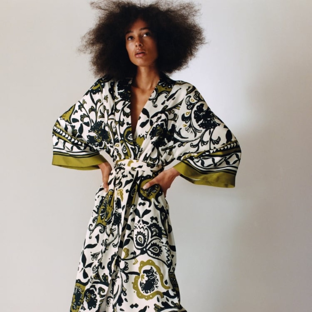 Zara Kimono “Sold Out”  Stunning